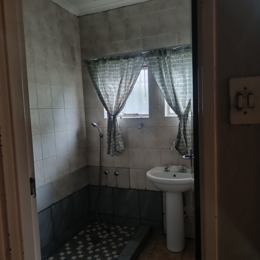 5 Bedroom Property for Sale in Sasolburg Free State